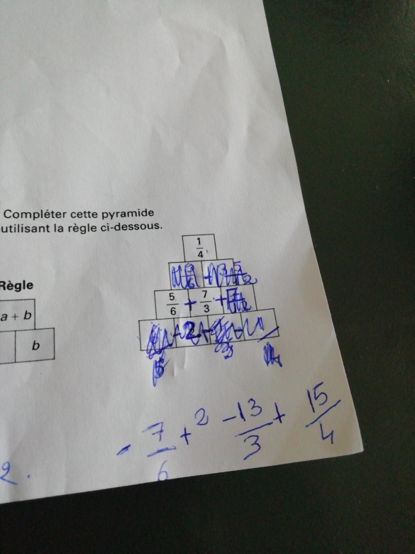 Pyramid fraction : exercice de mathématiques de quatrième - 835883