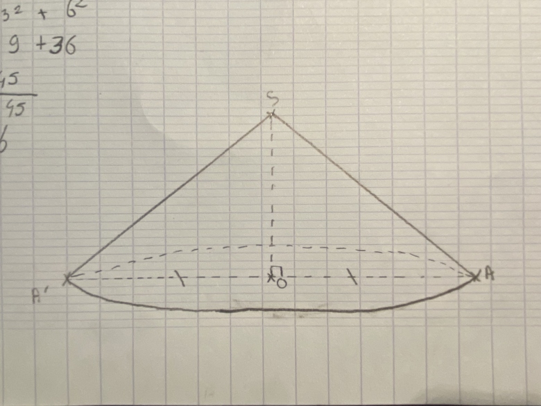 Observer, manipuler, représenter et construire une pyramide